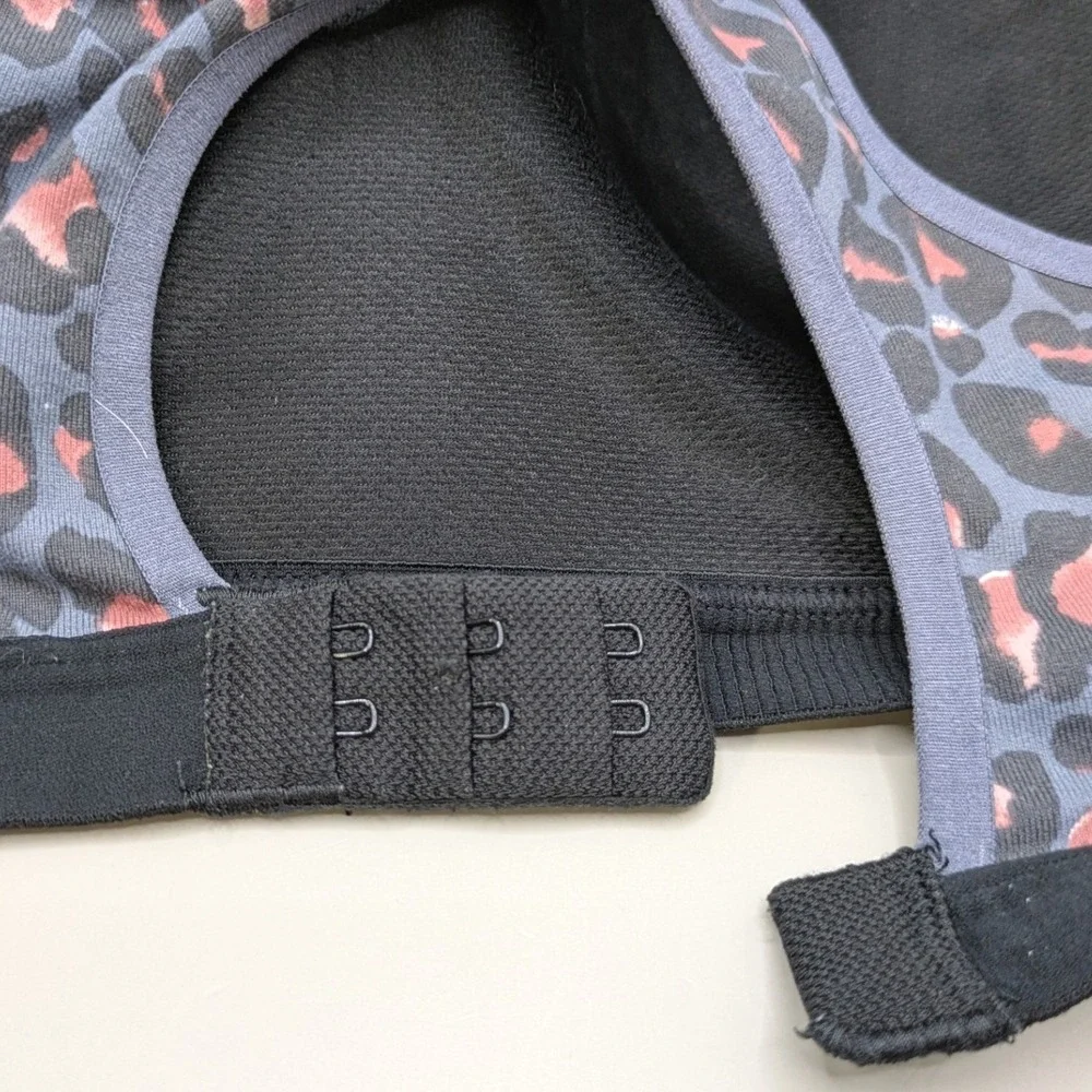 Victoria Sport Womens High Impact Leopard Print Racerback Sports Bra Size 32DDD